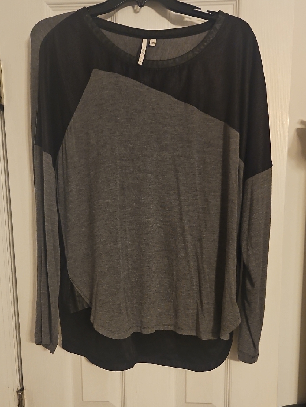 Calvin Klein Jeans Black & Gray Colorblock Long Sleeve Top